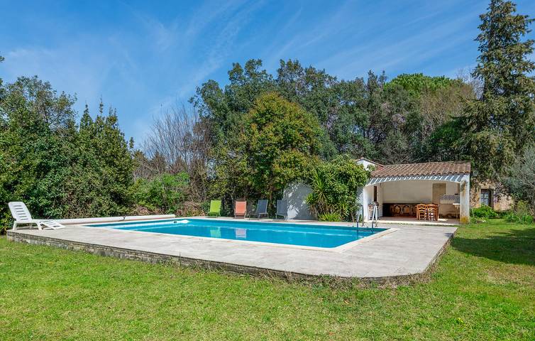 Appartement de vacances chic avec piscine et WiFi près de Saint-Chamas in Miramas, Côte méditerranéenne (France)