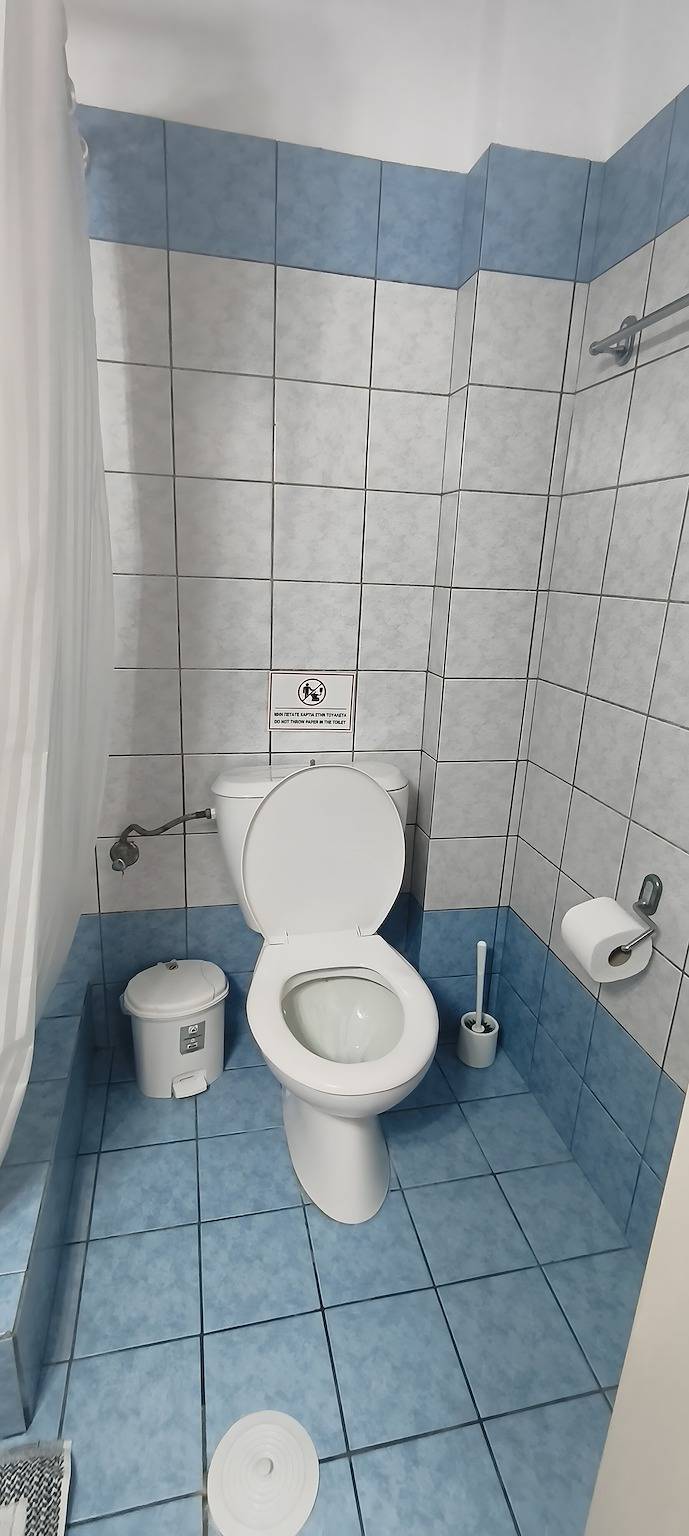 Entire studio, Studio Apartment 'Merichas 7 Irida' with Mountain View, Wi-Fi and Air Conditioning in Kythnos