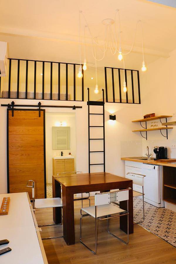 Appartement entier, One-Bedroom Apartment in Peillon, Côte méditerranéenne (France)