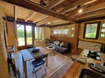 Gîte pour 4 personnes, avec terrasse et vue, animaux acceptés à Payrignac