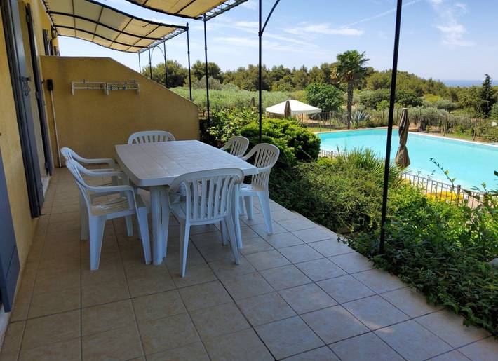 Gîte pour 6 personnes, avec piscine ainsi que terrasse et jardin à Le Barroux - 2