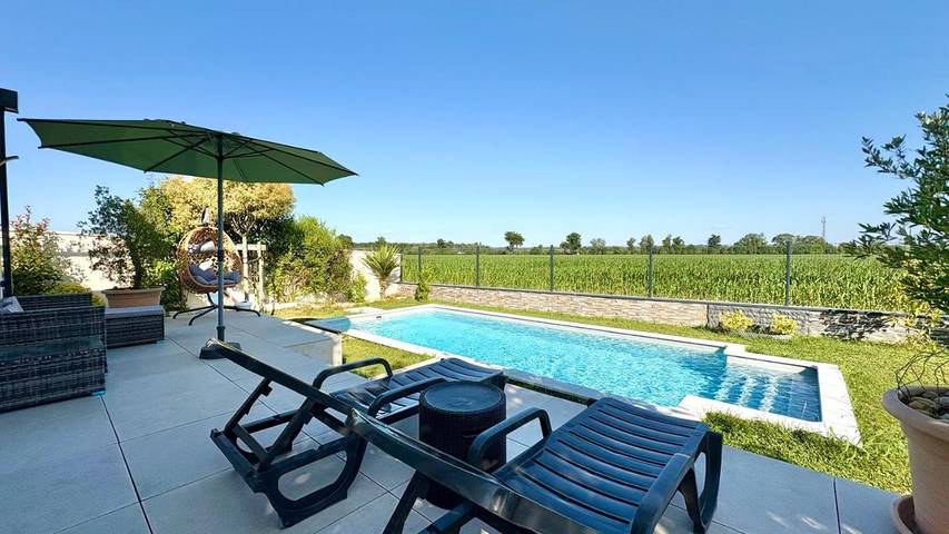 Location de vacances pour 8 personnes, avec jardin ainsi que vue et piscine à Jonage - 4