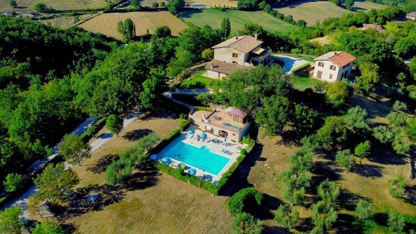 Appartamento vacanze per 4 persone, con piscina e panorama nonché giardino, con animali domestici - 1