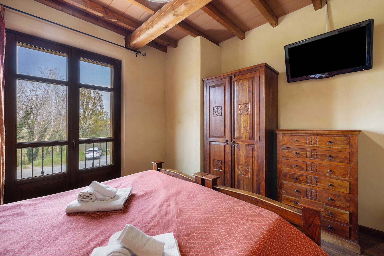 Room 'Del Falegname' with Mountain View, Shared Pool and Wi-Fi in Sommariva Perno, Langhe