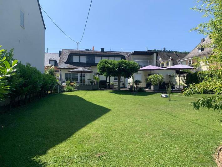 Ferienwohnung für 3 Personen, mit Terrasse und Ausblick in Pölich