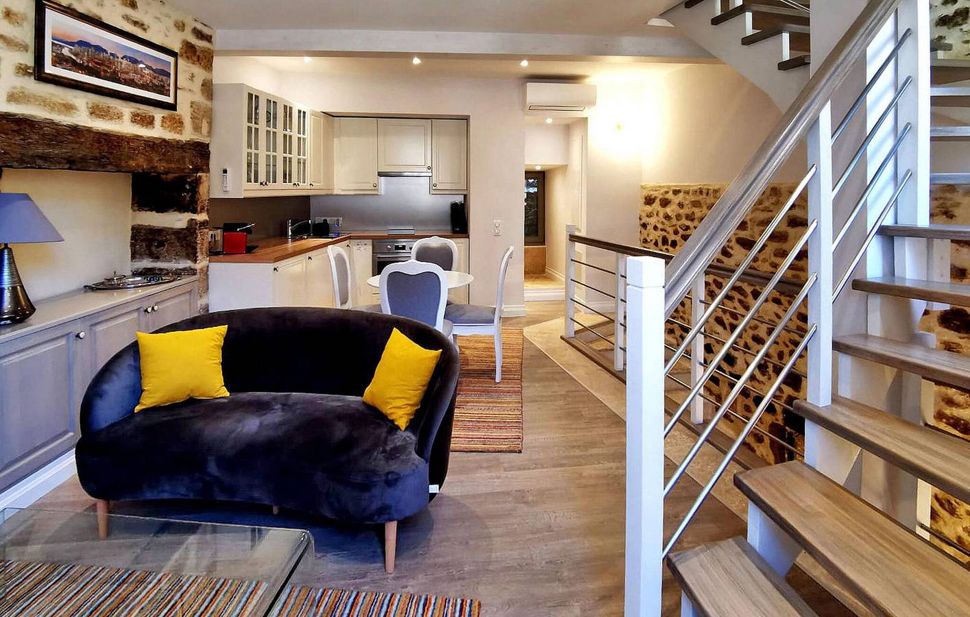 Appartement confortable avec TV, climatisation, Internet et parking - La Galerie 300m in Sarlat-la-Canéda, Périgord Noir