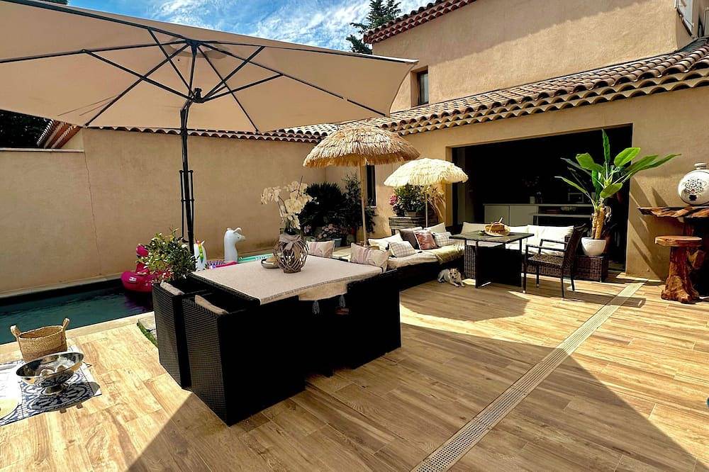 Entire apartment, Studio swimming pool in Bouc-Bel-Air, Aix-en-Provence region