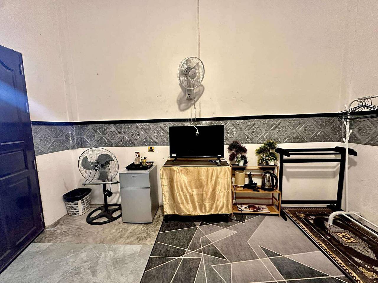 Grotte de la Confiance de Haad Rin — Repos après la rave in Ban Tai, Koh Phangan