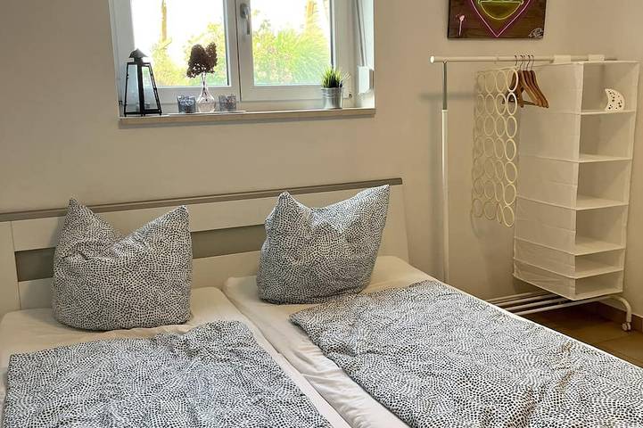 Ganze Wohnung, Schönes Apartment ca.25qm mit kleiner Terrasse. 5 Gehminuten bis zur S-Bahn in Röhrmoos, Landkreis Dachau