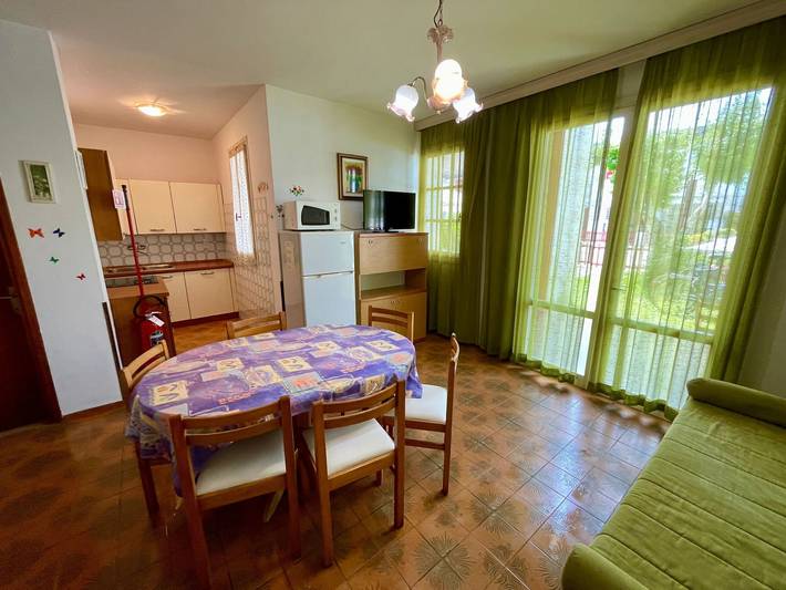 Ferienhaus für 8 Personen, mit Balkon und Garten in Porto Santa Margherita - 2