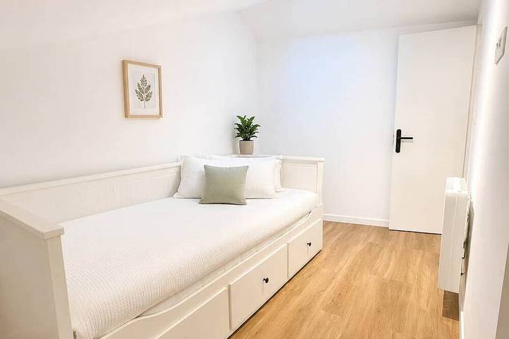 Apartamento entero, Cozy 2 Bedroom Duplex – City Centre in Manosque, Parque natural regional del Luberon
