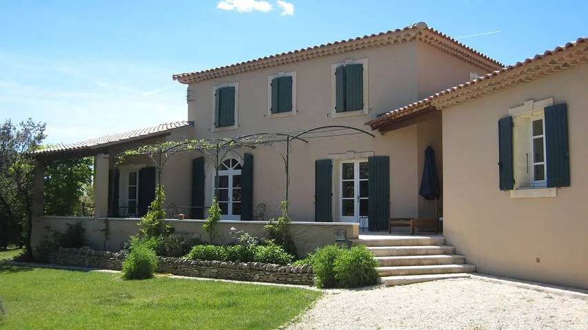 Villa pour 11 personnes, avec Terrasse ainsi que Jardin et Piscine à L'Isle-sur-la-Sorgue - 2