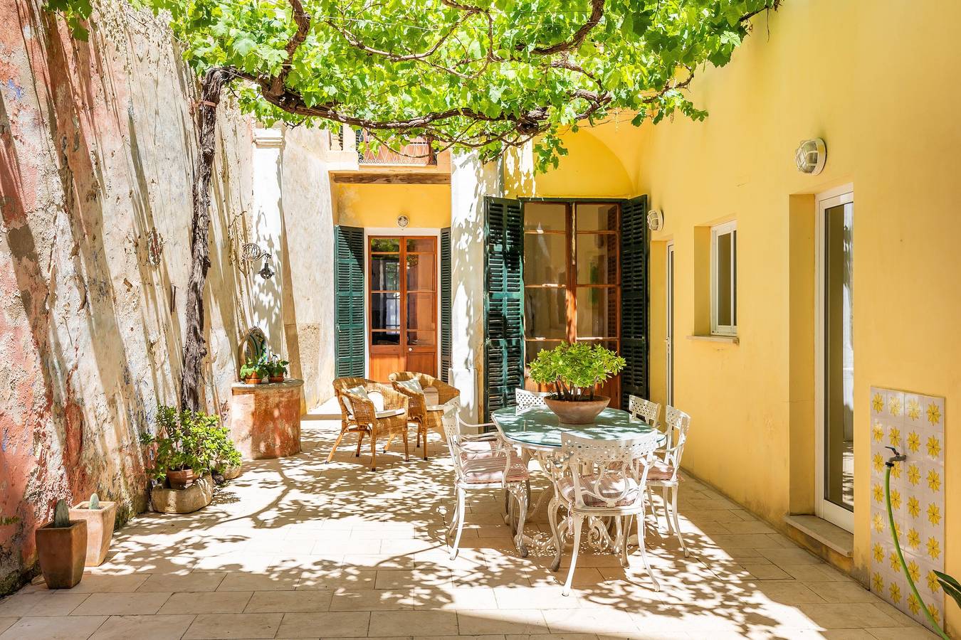 Incantevole villa 'Cas Sitger' nel cuore di Felanitx - con giardino, terrazze e Wi-Fi in Felanitx, Sud di Maiorca