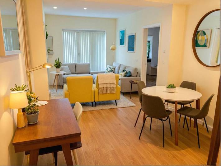 Apartahotel para 4 personas, con terraza en California