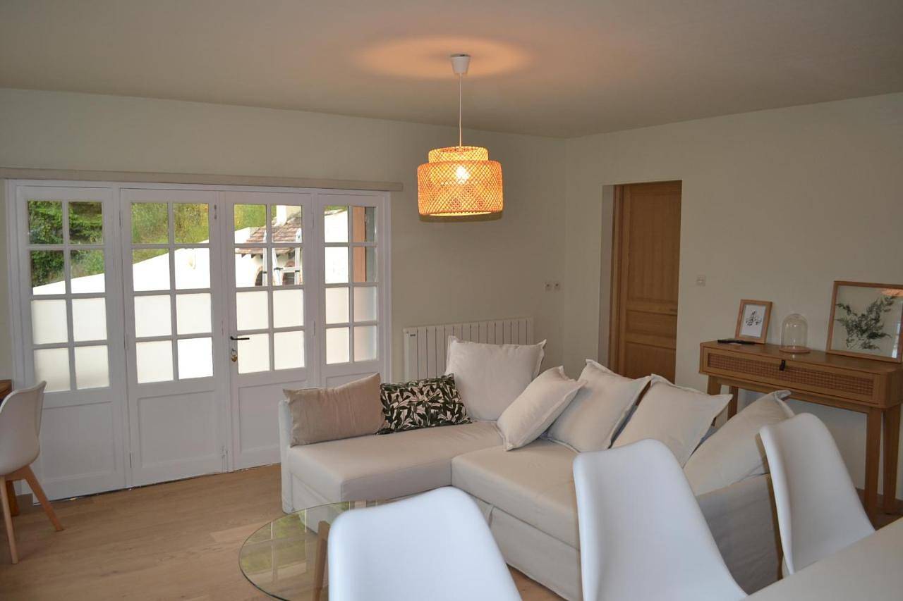 Appartement entier, Ambiance Seine - appartement 46m2 terrasse - Hortensia in Thomery, Seine-et-Marne