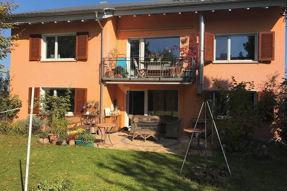 Ganze Wohnung, Gemütliche 3.5 Zimmer Wohnung  mit Garten und Parkplatz in Kreuzlingen/ Konstanz in Kreuzlingen, Bodensee (Schweiz)