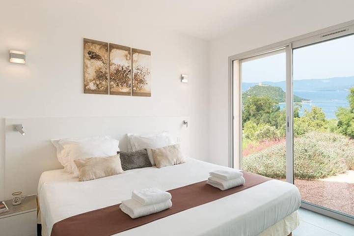 Location de vacances pour 6 personnes, avec jardin à Belvédère-Campomoro - 4
