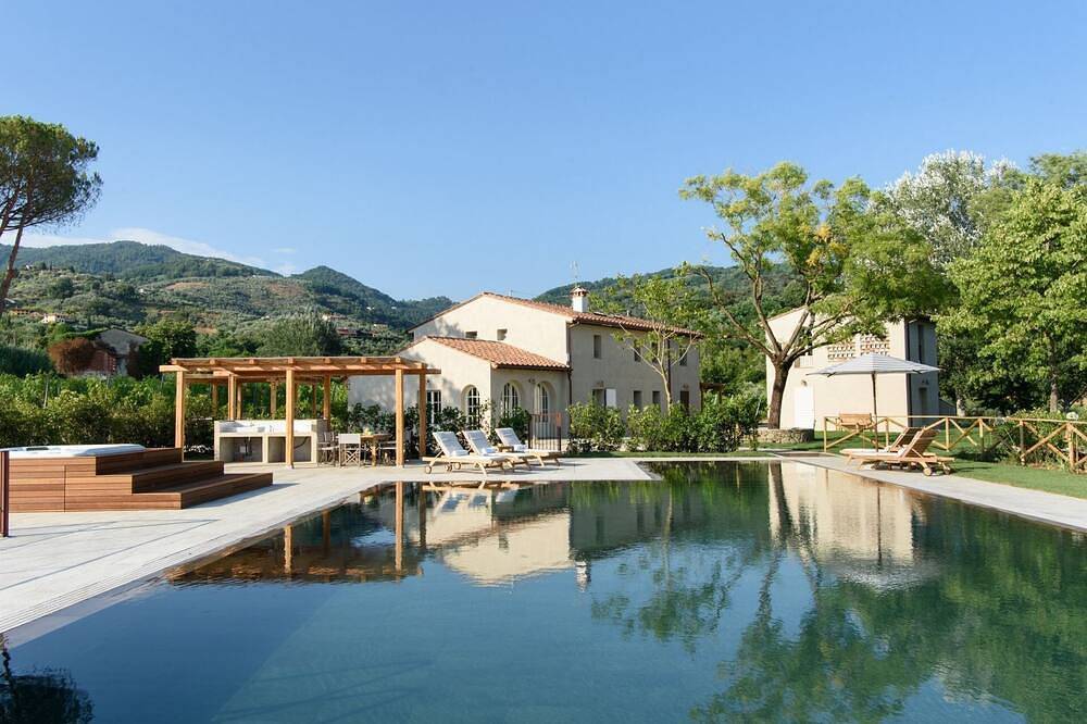 Villa Teresa mit Pool und Jacuzzi in Toskana in Massa e Cozzile, Pistoia Provinz