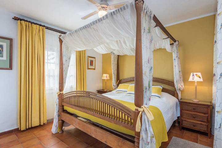 Villa für 8 Personen, mit Balkon und Whirlpool sowie Garten auf Menorca - 2