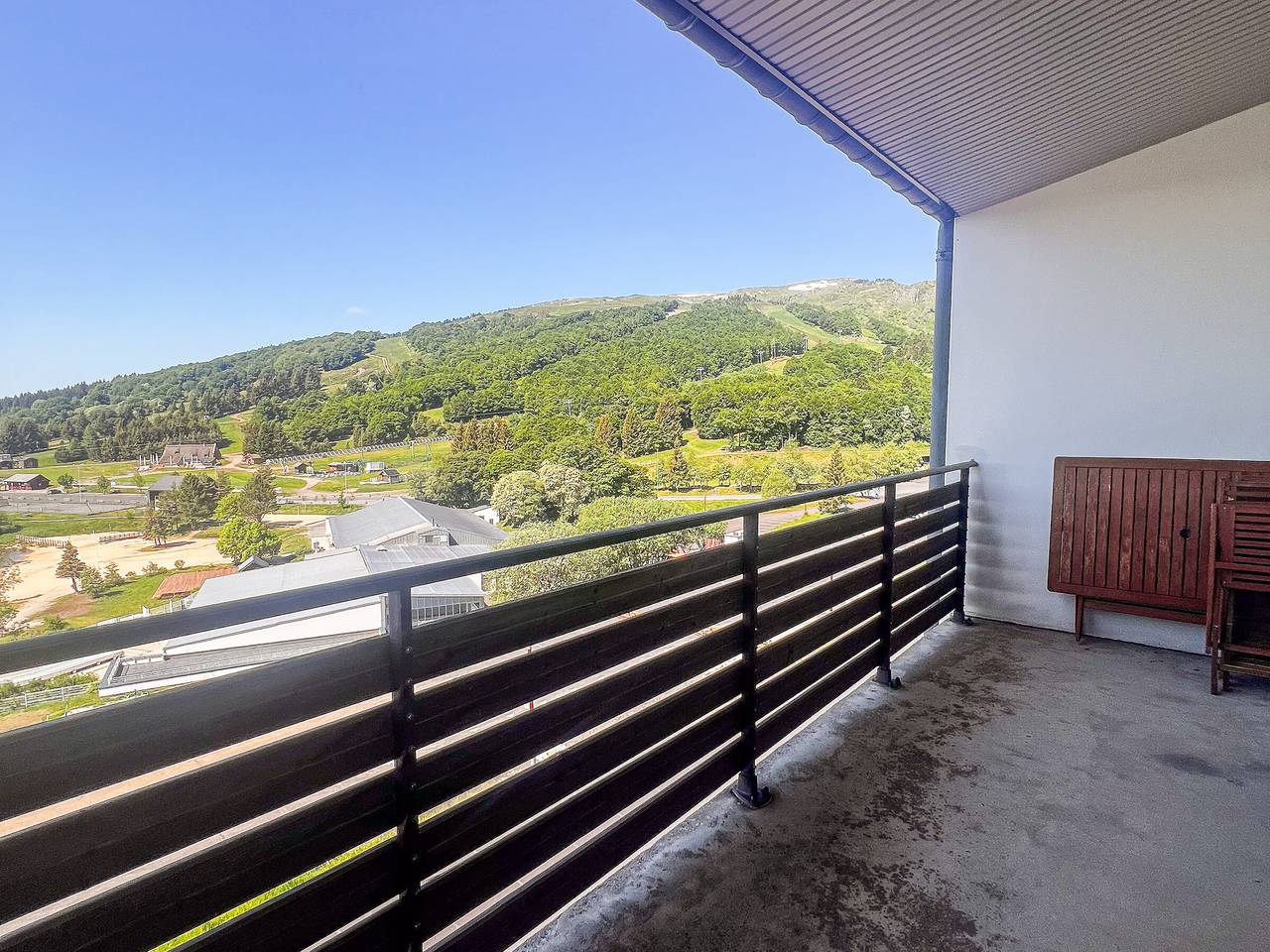 Appartement entier, Duplex moderne 8 pers, vue lac, proche pistes in Super Besse, Besse-et-Saint-Anastaise