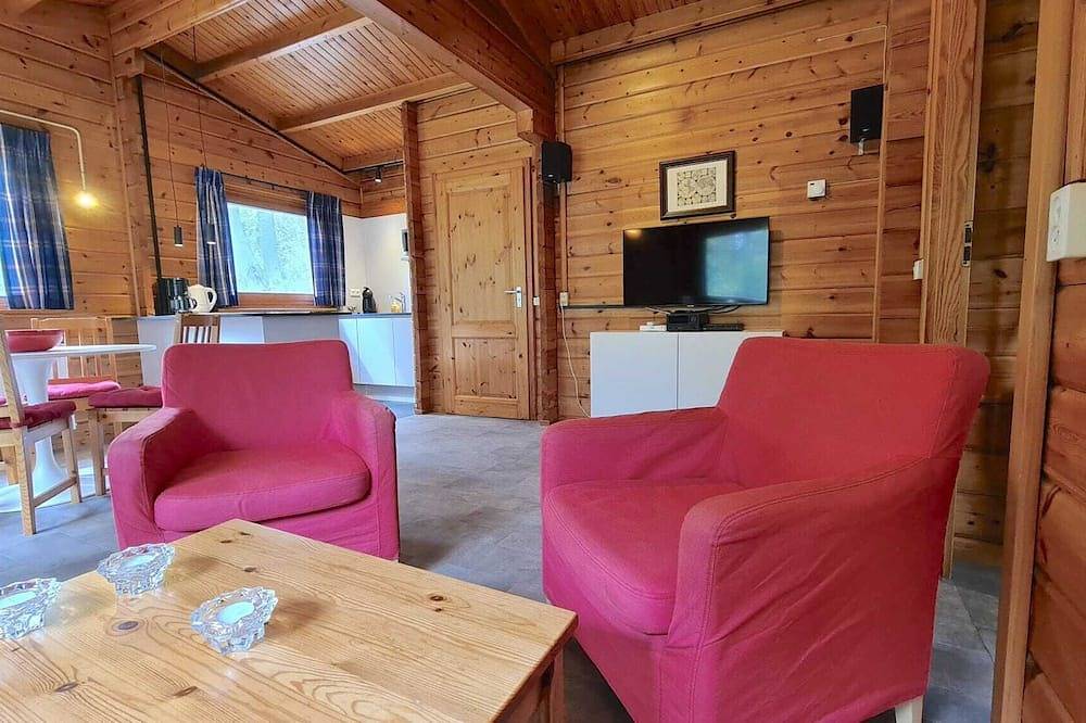 Finnish bungalow on Zelle Estate, in the woods, plenty of privacy! in Achterhoek
