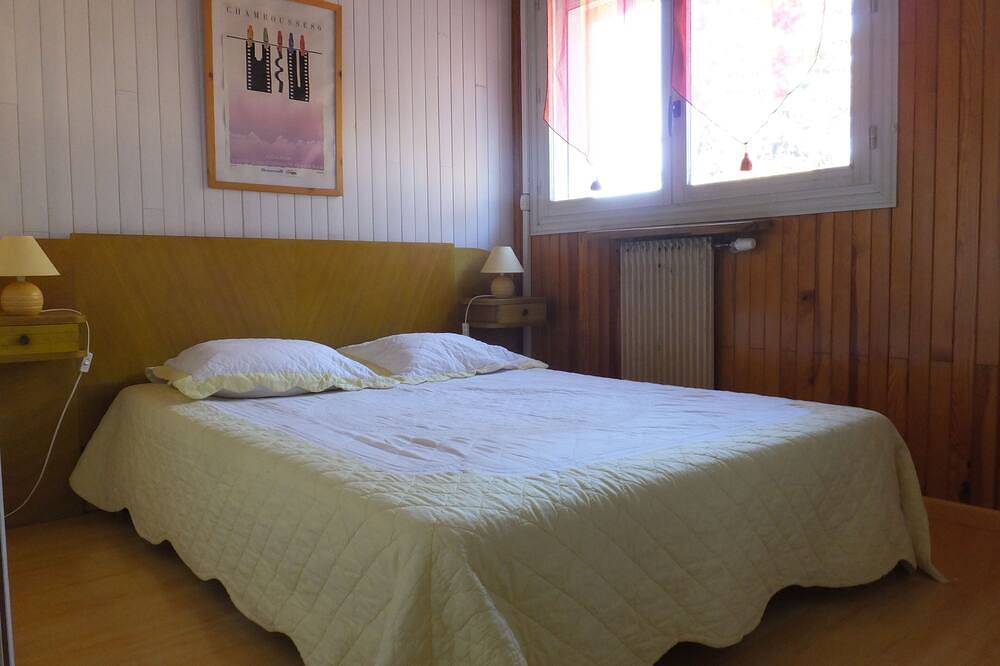 Chalet l'Ourson au cœur de Chamrousse 1750 in Chamrousse, Parc national des Écrins