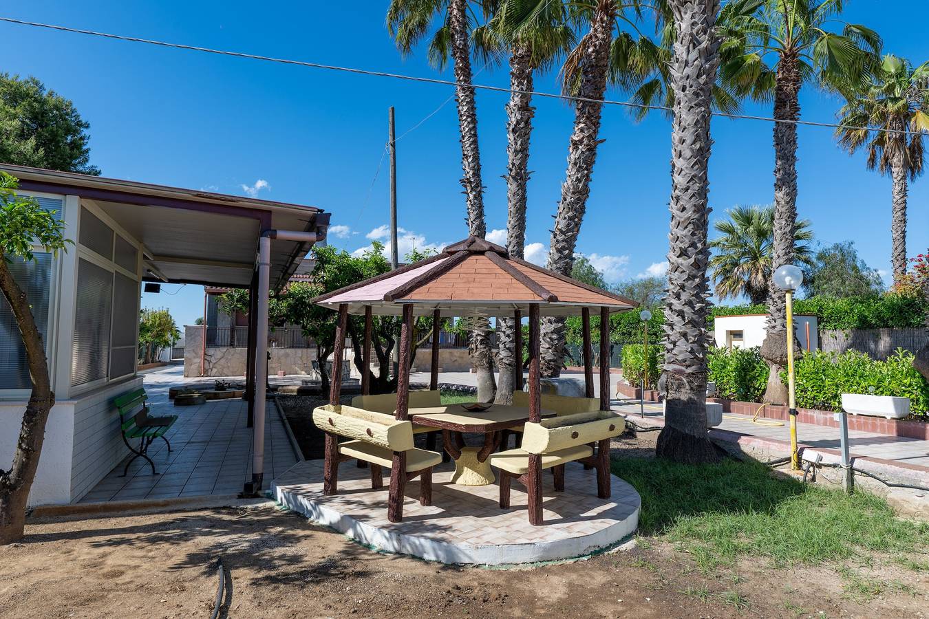 Ferienhaus 'La Perla' mit Gemeinschaftspool, Wlan und Klimaanlage in Latiano, Salento