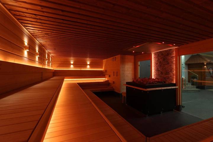 Hotel für 3 Personen, mit Pool und Sauna sowie Whirlpool und Terrasse in Kölner Karneval - 4