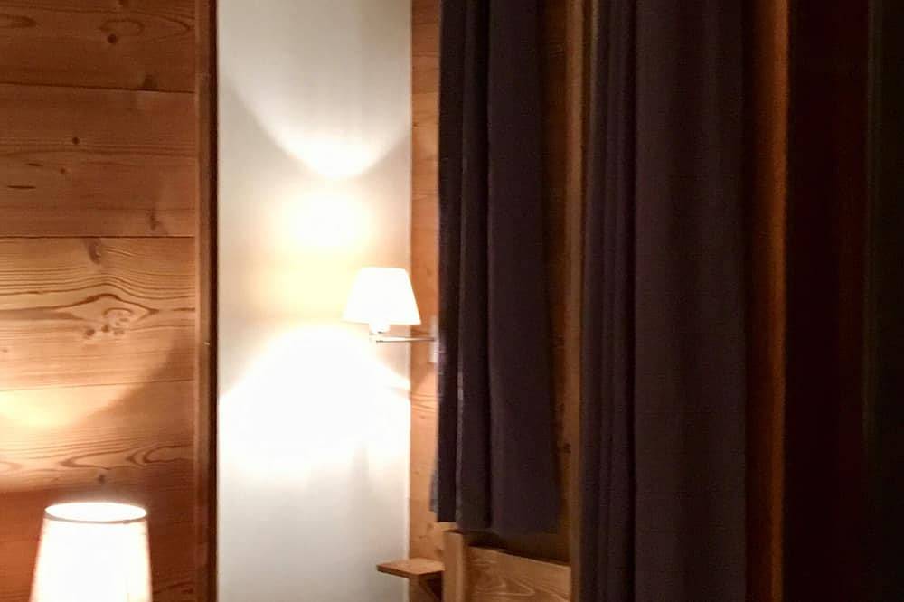 Entire apartment, Skis By The Feet- 2 Room / Cabin - Done Again - High Speed Wifi -Calme And Clear View in Méribel-Mottaret, Les Allues