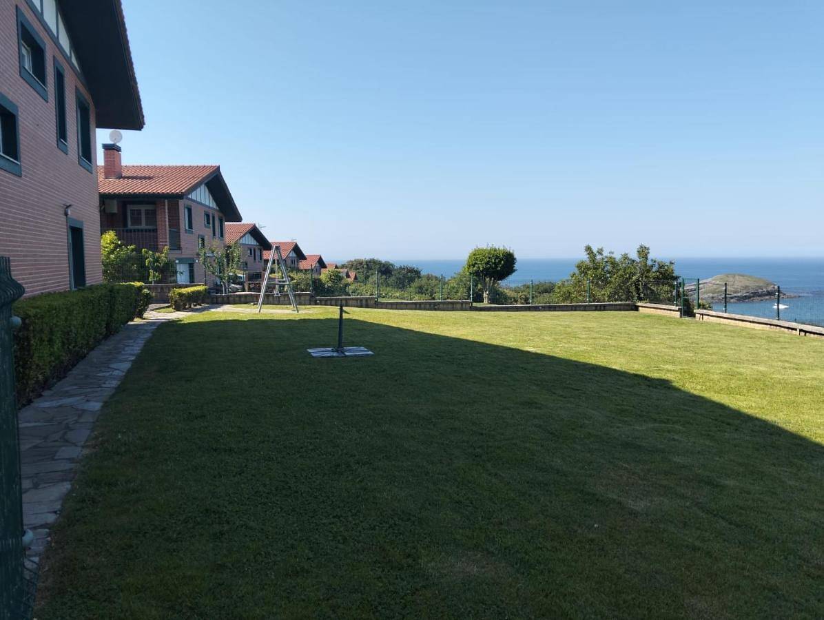 Villa La Ballena de Sonabia in Playa de Oriñón (Castro-Urdiales), Castro Urdiales