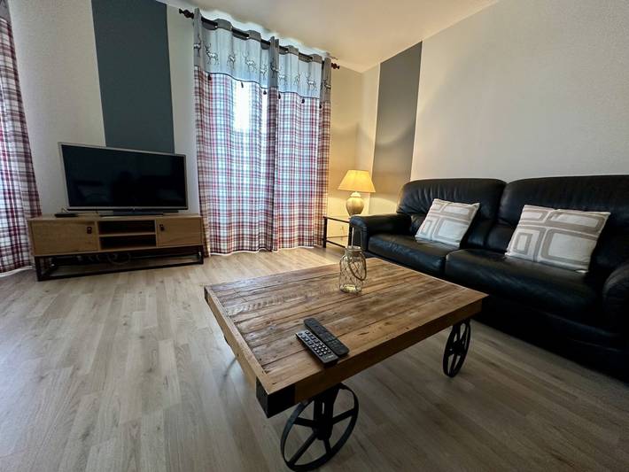 Gîte pour 4 personnes, avec terrasse et jardin, animaux acceptés dans le Jura - 2