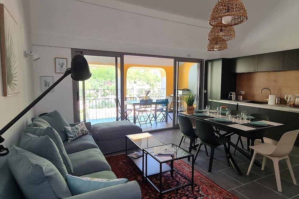 Appartement entier, Arrière pays, 35 minutes de Nice, duplex climatisé, 6 pers à partir de 2 nuitées in Bouyon, Côte méditerranéenne (France)
