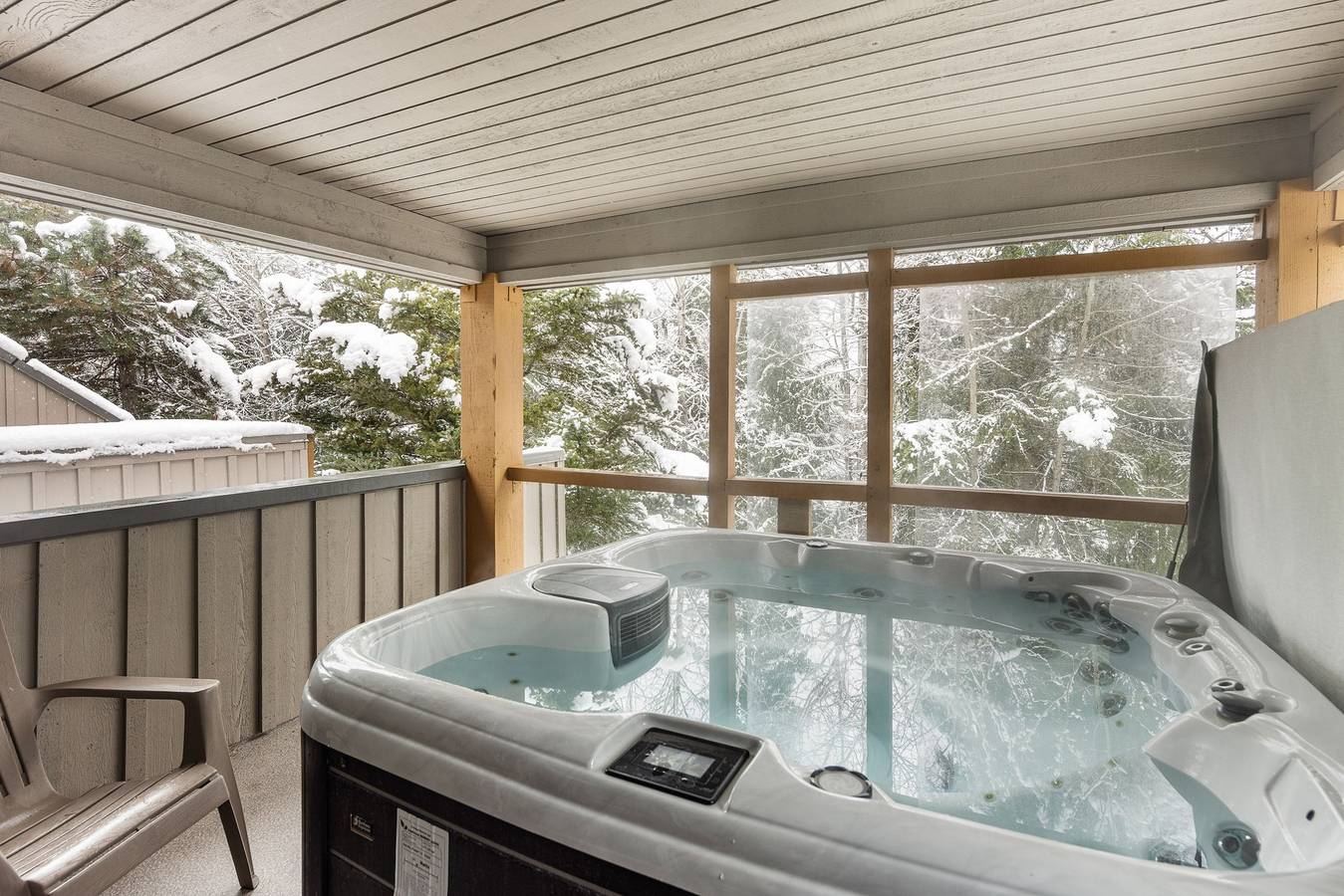 Geheel appartement, 1Br Townhome with private hot tub and pool. Gr 58 in Whistler, Whistler Blackcomb