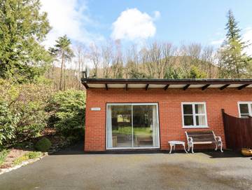 Log Cabin for 2 People in Powys, Mid-Wales, Photo 1