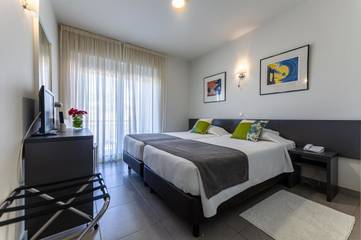 Gîte pour 4 personnes, avec piscine et jardin dans Boliqueime