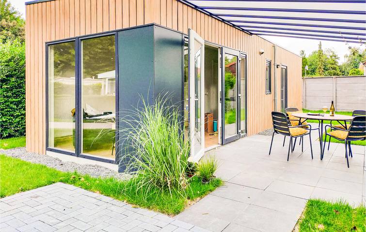 Ferienhaus für 4 Personen, mit Pool und Terrasse sowie Garten