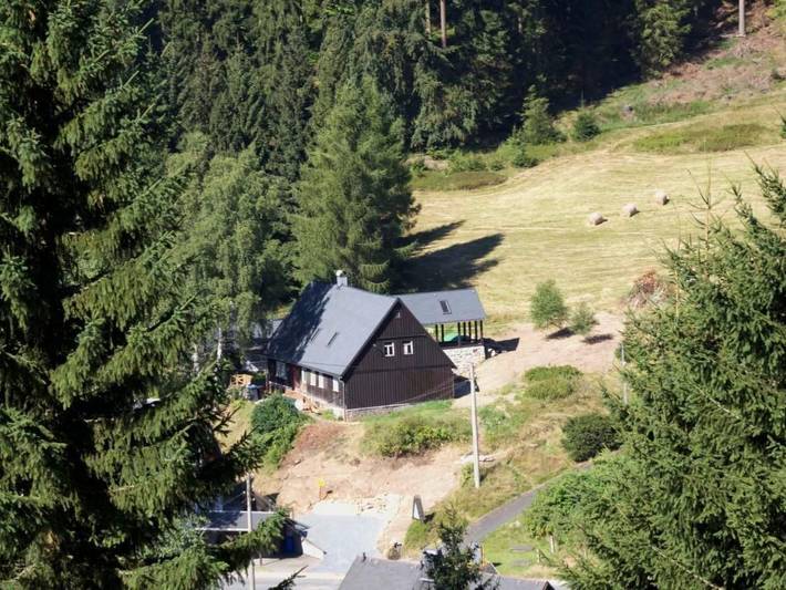 Ferienhaus für 13 Personen, mit Terrasse und Garten sowie Ausblick in Klingenthal - 2