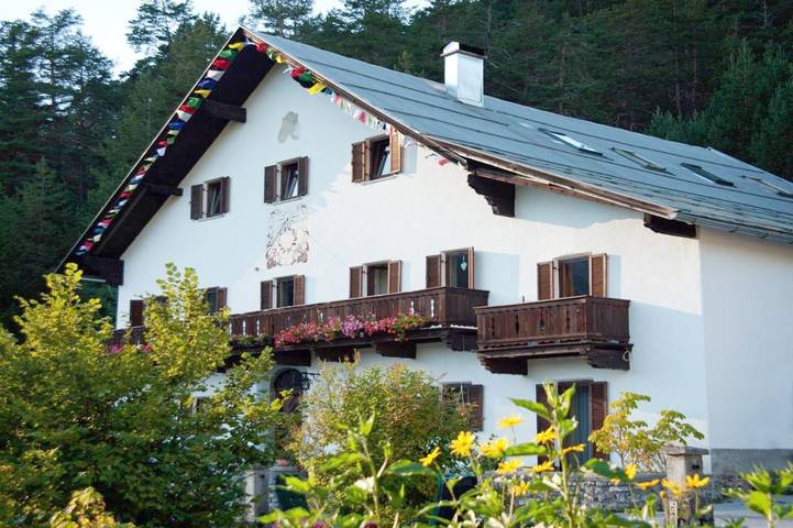 Chambre d’hôte pour 3 personnes, avec vue ainsi que terrasse et jardin à Nassereith