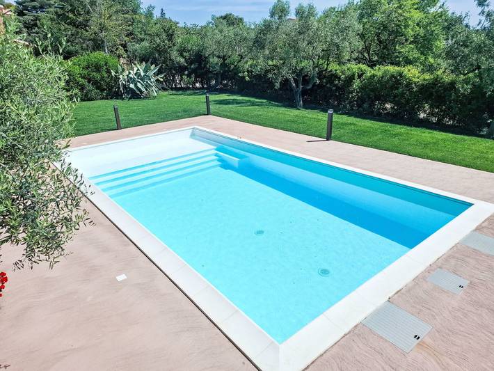 Villa con piscina per 10 persone, con giardino e idromassaggio in Abruzzo