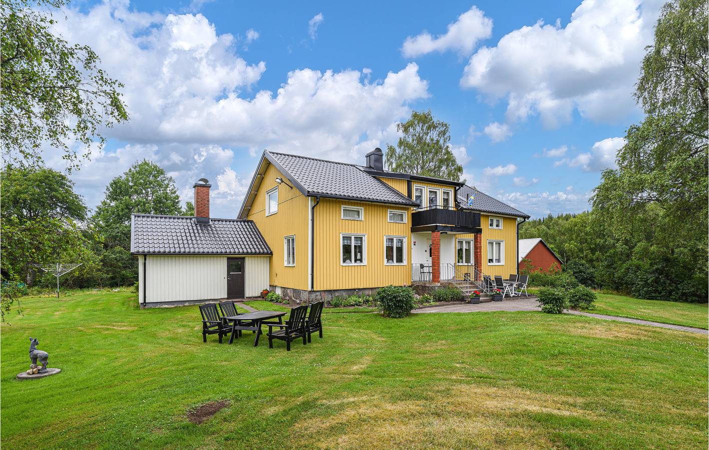 Hus för 8 Personer, med terass och trädgård