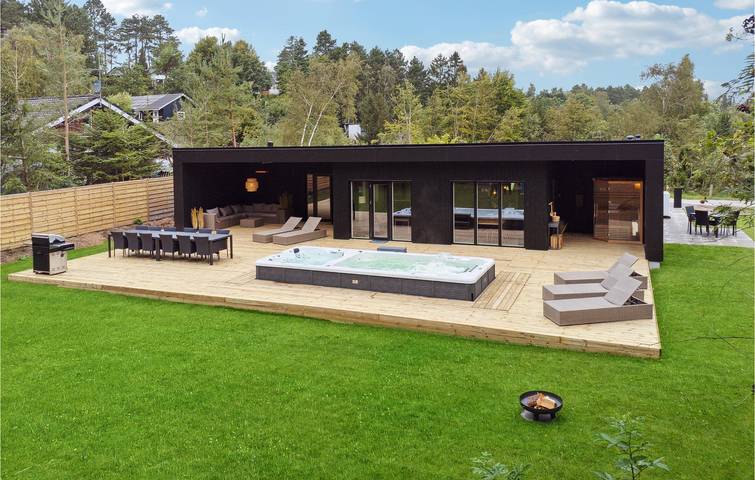 Vakantiehuis voor 12 personen, with Terras and Tuin as well as Zwembad and Sauna in Ebeltoft