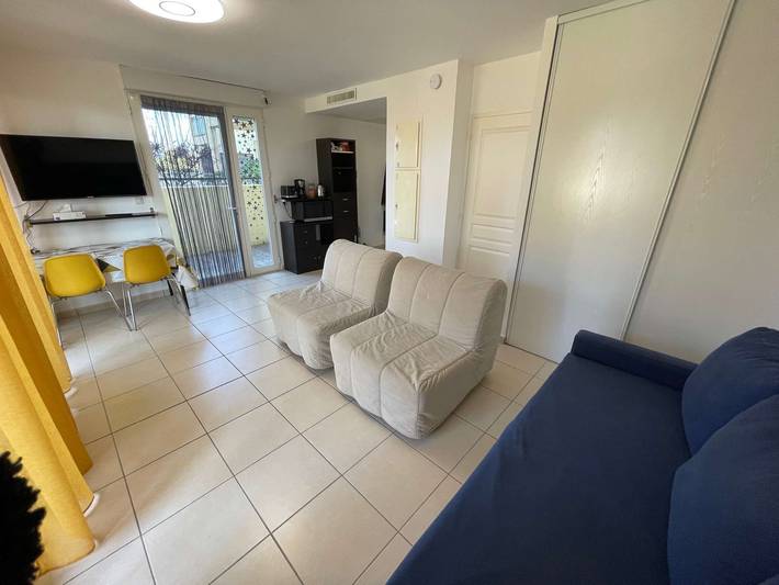 Estudio entero, Alquiler vacacional en Six-fours con piscina y parking privado ya 800m de la playa in Six-Fours-les-Plages, Costa mediterránea (Francia)