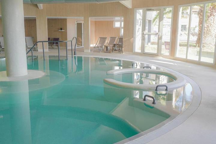 Location de vacances pour 3 personnes, avec terrasse et jacuzzi ainsi que piscine et sauna, animaux acceptés dans Thalazur - 2