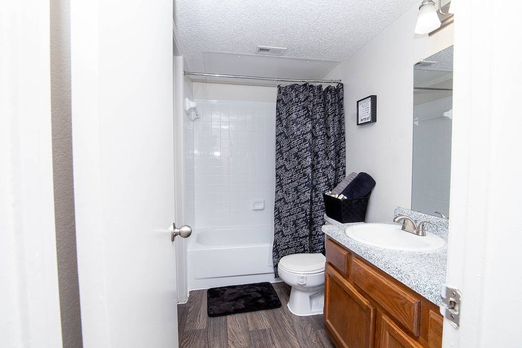 Ganze Wohnung, Luxury Condo *5 mins from Dfw Airport* in Irving, Dallas County