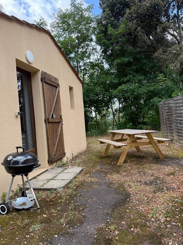 Gîte pour 6 personnes, avec terrasse et piscine, animaux acceptés à Calviac-en-Périgord - 2