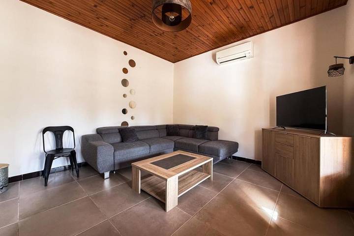 Location de vacances pour 7 personnes, avec piscine et jardin à Entraigues-sur-la-Sorgue - 2