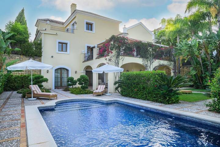 Casa de vacaciones para 6 personas, con vistas además de jardín y piscina, Familias con niños en El Paraíso