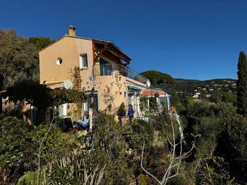 Gîte pour 4 personnes, avec sauna ainsi que jardin et vue dans Plage de La Fossette