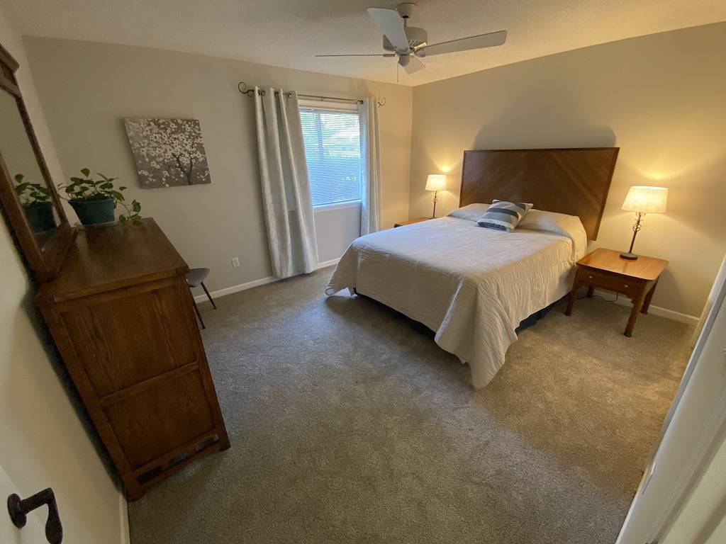 “Hampstead Hideaway”- sleeps 6. in Pender County