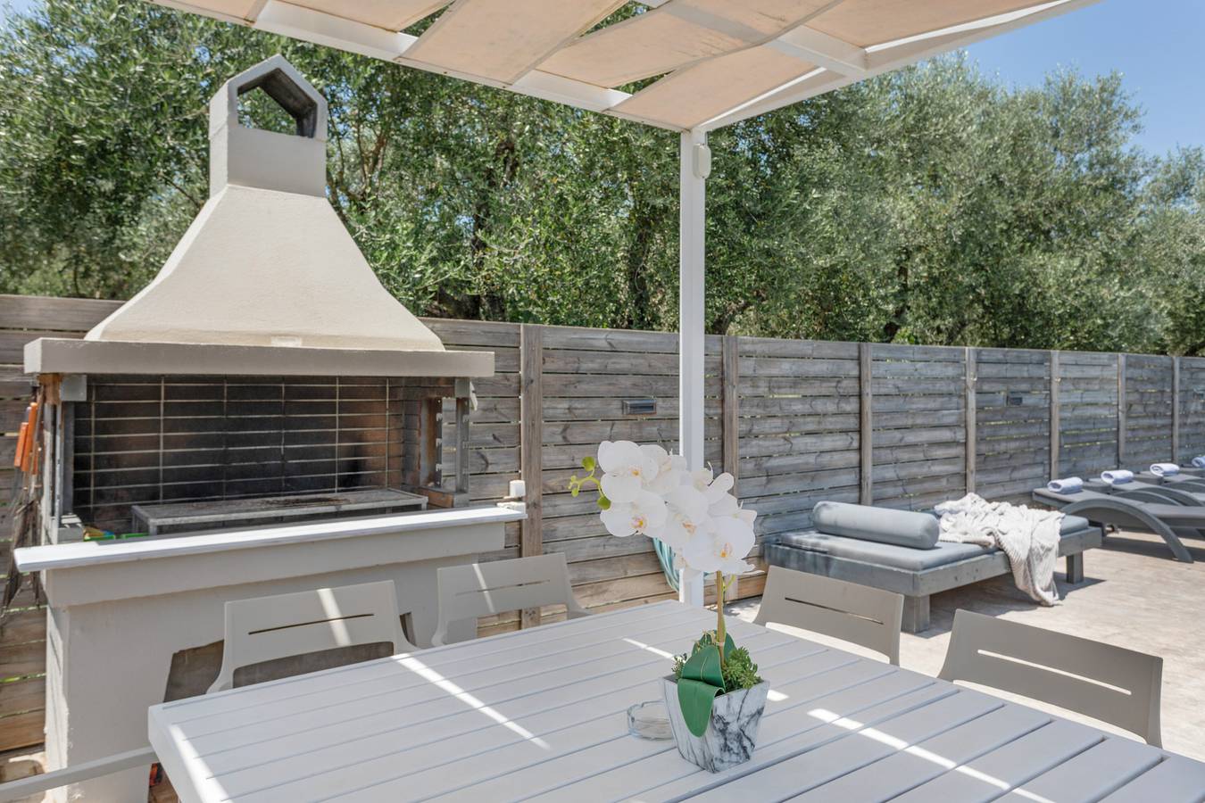 Villa 'Ruvelis' con vista sulle montagne, Wi-Fi e aria condizionata in Zante